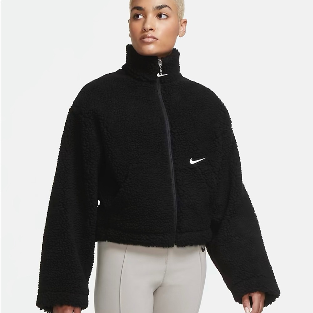 Nike Sportswear Swoosh